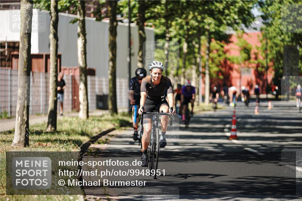 09.08.2026 - GEWOBA Citytriathlon Bremen Michael Burmester http://msf.ph/oto/9948951 09.08.2026 12:43:11 Radfahren 543, 558, 588, 649, 674, 859, 887, 945, 991, 996, 1010 meine-sportfotos.de