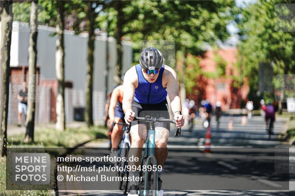 09.08.2026 - GEWOBA Citytriathlon Bremen Michael Burmester http://msf.ph/oto/9948959 09.08.2026 12:43:16 Radfahren 546, 558, 621, 649, 674, 700, 859, 887, 944, 945, 991, 996, 1108 meine-sportfotos.de