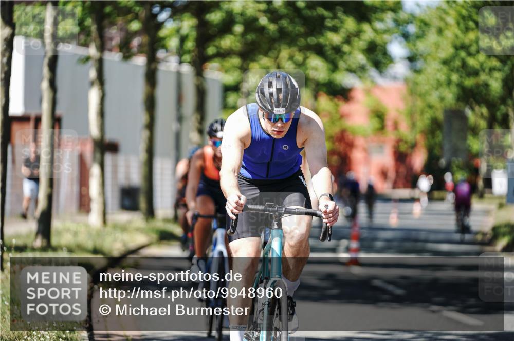 09.08.2026 - GEWOBA Citytriathlon Bremen Michael Burmester http://msf.ph/oto/9948960 09.08.2026 12:43:16 Radfahren 546, 558, 621, 649, 674, 700, 859, 887, 944, 945, 991, 996, 1108 meine-sportfotos.de