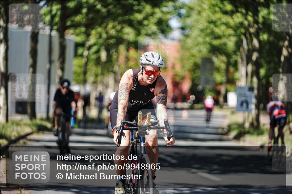 09.08.2026 - GEWOBA Citytriathlon Bremen Michael Burmester http://msf.ph/oto/9948965 09.08.2026 12:43:18 Radfahren 546, 558, 621, 674, 700, 732, 859, 887, 898, 944, 945, 989, 991, 996, 1105, 1108 meine-sportfotos.de