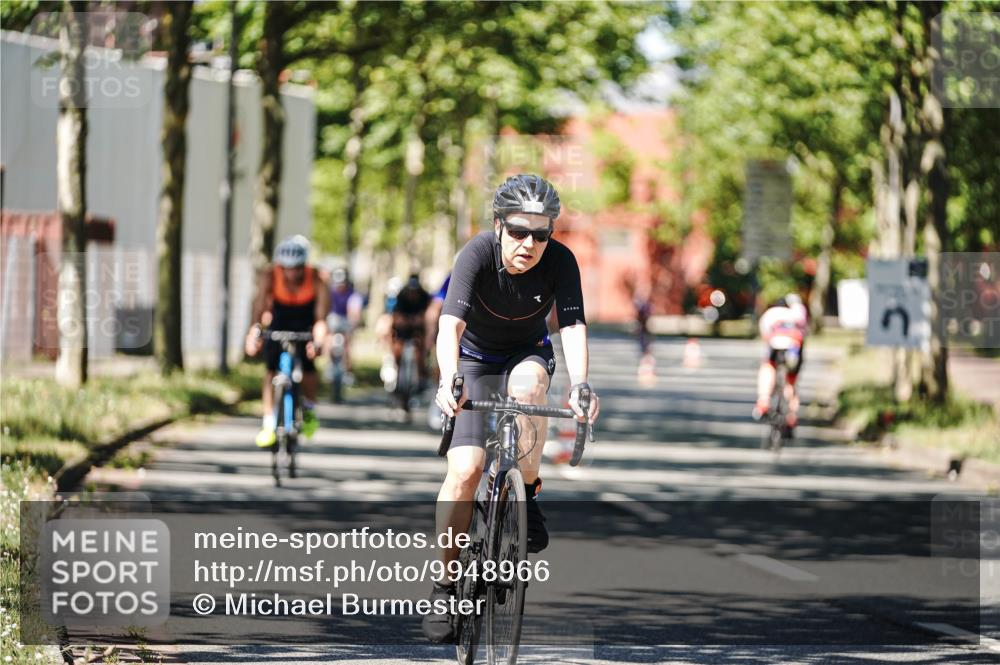 09.08.2026 - GEWOBA Citytriathlon Bremen Michael Burmester http://msf.ph/oto/9948966 09.08.2026 12:43:19 Radfahren 546, 558, 621, 674, 700, 732, 859, 887, 898, 944, 945, 989, 991, 996, 1105, 1108 meine-sportfotos.de