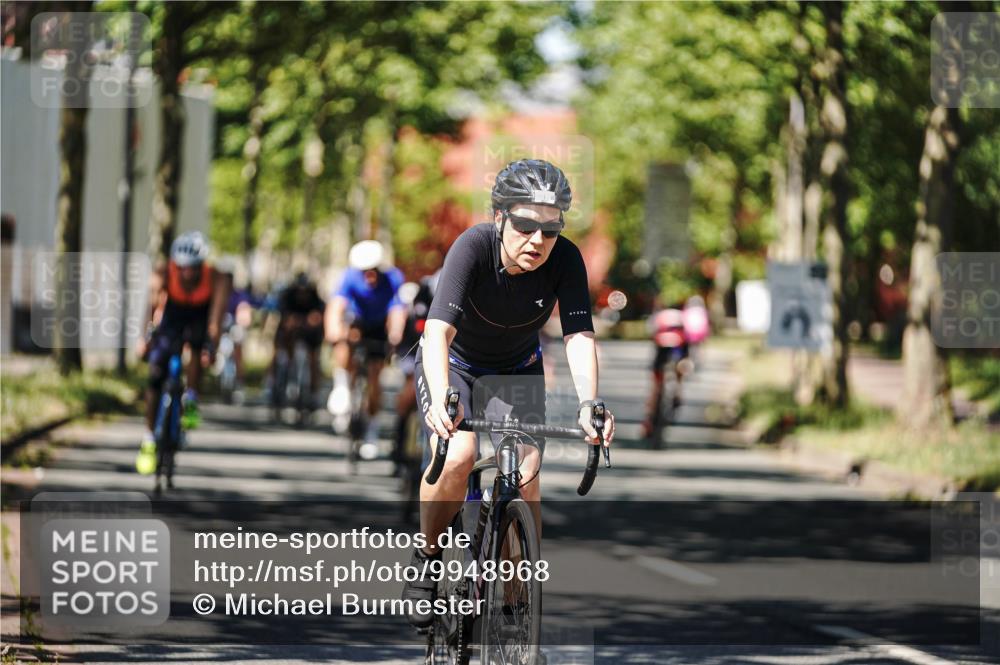 09.08.2026 - GEWOBA Citytriathlon Bremen Michael Burmester http://msf.ph/oto/9948968 09.08.2026 12:43:19 Radfahren 546, 558, 621, 674, 700, 732, 859, 887, 898, 944, 945, 989, 991, 996, 1105, 1108 meine-sportfotos.de