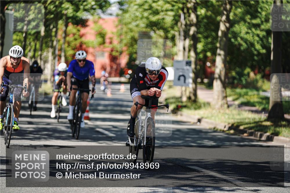 09.08.2026 - GEWOBA Citytriathlon Bremen Michael Burmester http://msf.ph/oto/9948969 09.08.2026 12:43:20 Radfahren 546, 558, 621, 674, 700, 732, 859, 887, 898, 944, 945, 989, 991, 996, 1105, 1108 meine-sportfotos.de