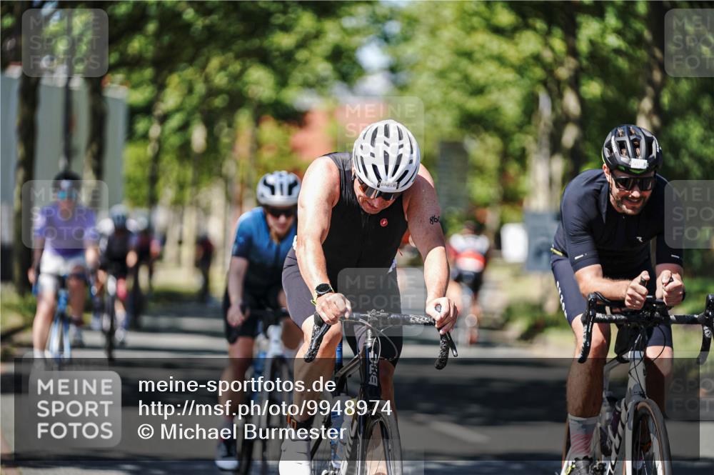 09.08.2026 - GEWOBA Citytriathlon Bremen Michael Burmester http://msf.ph/oto/9948974 09.08.2026 12:43:22 Radfahren 546, 558, 621, 643, 674, 700, 732, 859, 887, 898, 944, 945, 989, 991, 996, 1105, 1108, 1148 meine-sportfotos.de