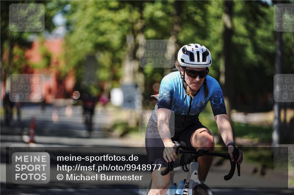 09.08.2026 - GEWOBA Citytriathlon Bremen Michael Burmester http://msf.ph/oto/9948977 09.08.2026 12:43:23 Radfahren 546, 558, 621, 643, 674, 700, 732, 859, 887, 898, 944, 945, 989, 991, 996, 1105, 1108, 1148 meine-sportfotos.de
