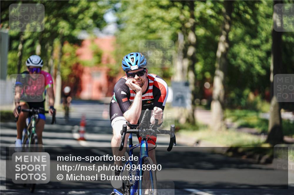 09.08.2026 - GEWOBA Citytriathlon Bremen Michael Burmester http://msf.ph/oto/9948990 09.08.2026 12:43:28 Radfahren 546, 558, 621, 643, 674, 700, 712, 732, 797, 898, 944, 989, 991, 1105, 1108, 1148 meine-sportfotos.de