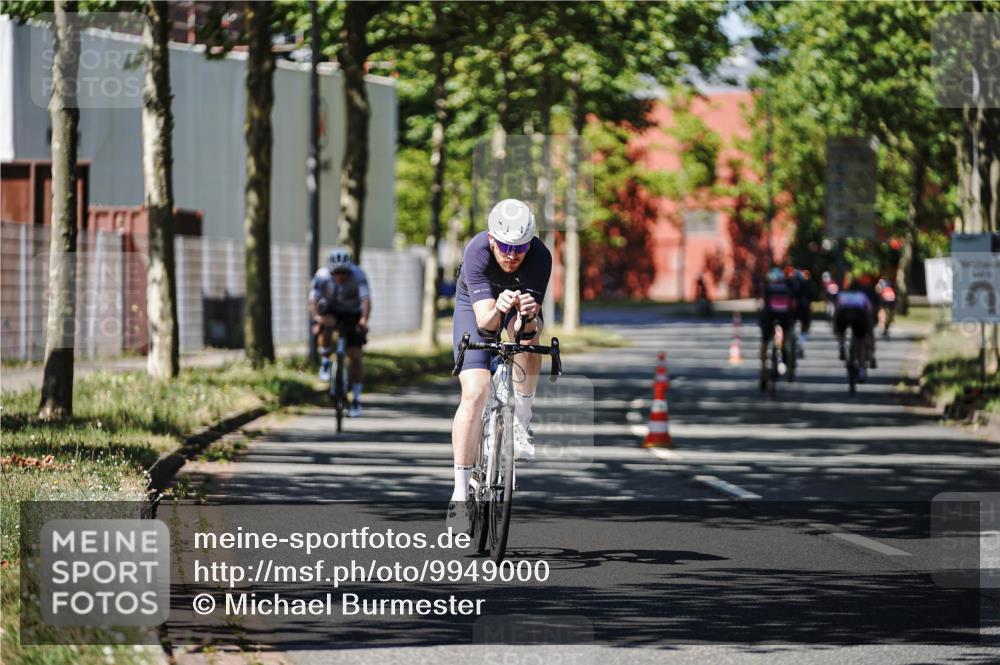 09.08.2026 - GEWOBA Citytriathlon Bremen Michael Burmester http://msf.ph/oto/9949000 09.08.2026 12:43:44 Radfahren 633, 712, 797, 1125 meine-sportfotos.de