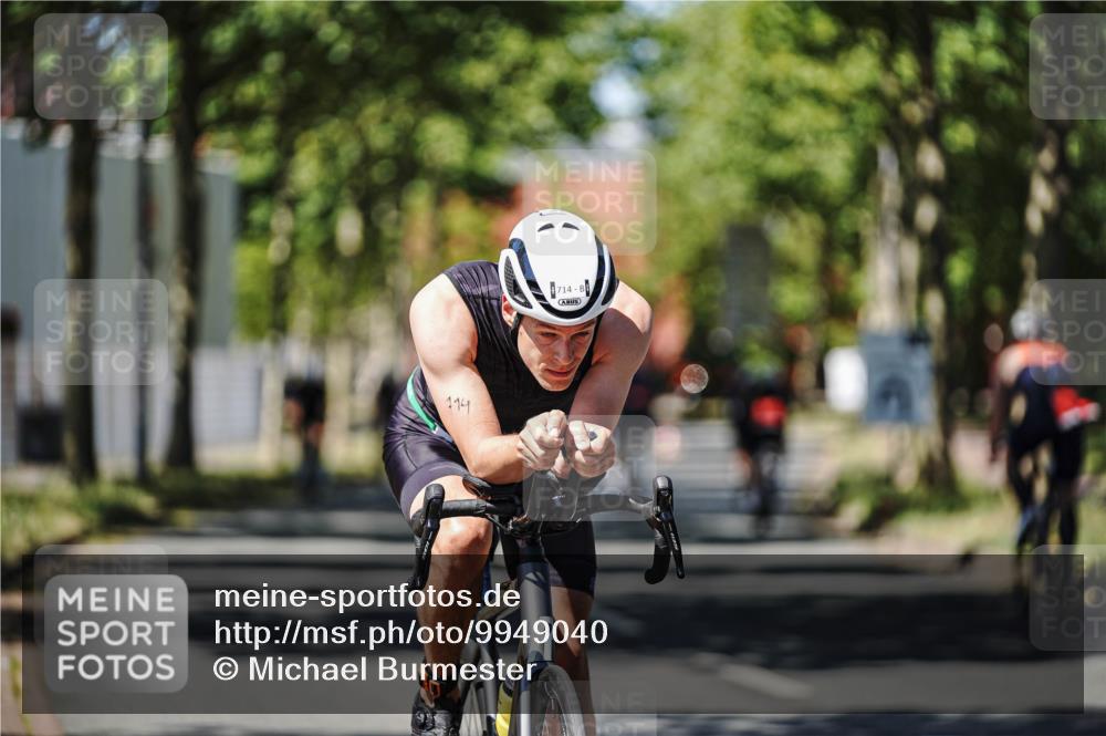 09.08.2026 - GEWOBA Citytriathlon Bremen Michael Burmester http://msf.ph/oto/9949040 09.08.2026 12:44:17 Radfahren 587, 629, 658, 660, 661, 714, 854, 891, 957, 974, 1014, 1106 meine-sportfotos.de