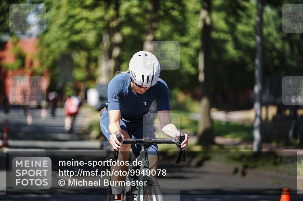 09.08.2026 - GEWOBA Citytriathlon Bremen Michael Burmester http://msf.ph/oto/9949078 09.08.2026 12:44:41 Radfahren 654, 669, 771, 779, 801, 849, 936, 1122, 1152 meine-sportfotos.de