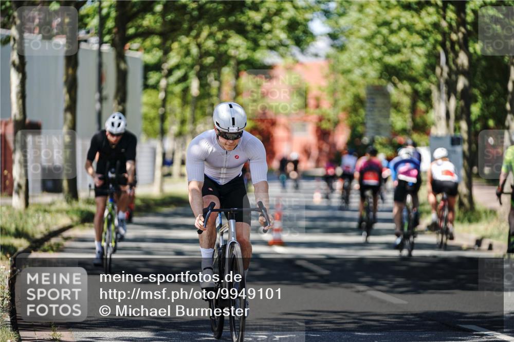 09.08.2026 - GEWOBA Citytriathlon Bremen Michael Burmester http://msf.ph/oto/9949101 09.08.2026 12:45:04 Radfahren 556, 607, 610, 631, 666, 676, 690, 729, 813, 831, 842, 843, 853, 862, 985, 1117, 1128 meine-sportfotos.de