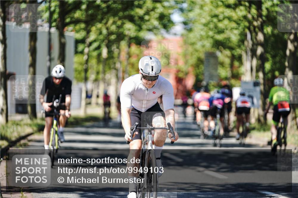09.08.2026 - GEWOBA Citytriathlon Bremen Michael Burmester http://msf.ph/oto/9949103 09.08.2026 12:45:05 Radfahren 556, 597, 607, 610, 631, 666, 676, 690, 813, 831, 842, 843, 853, 862, 985, 1117, 1128 meine-sportfotos.de