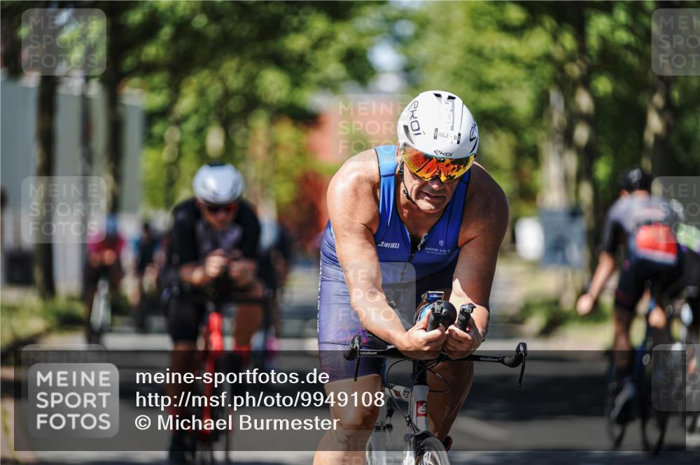 09.08.2026 - GEWOBA Citytriathlon Bremen Michael Burmester http://msf.ph/oto/9949108 09.08.2026 12:45:07 Radfahren 556, 597, 607, 610, 631, 666, 676, 690, 813, 831, 843, 853, 862, 985, 1128 meine-sportfotos.de