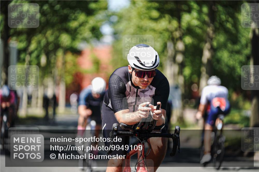 09.08.2026 - GEWOBA Citytriathlon Bremen Michael Burmester http://msf.ph/oto/9949109 09.08.2026 12:45:08 Radfahren 549, 556, 597, 607, 610, 631, 666, 676, 690, 813, 831, 843, 853, 862, 985, 1128 meine-sportfotos.de