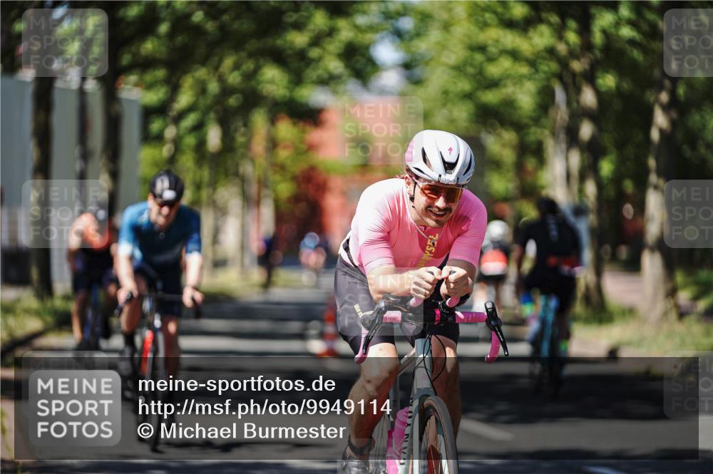 09.08.2026 - GEWOBA Citytriathlon Bremen Michael Burmester http://msf.ph/oto/9949114 09.08.2026 12:45:09 Radfahren 549, 556, 597, 607, 610, 631, 666, 676, 690, 843, 853, 862, 878, 985, 997, 1128, 1157 meine-sportfotos.de