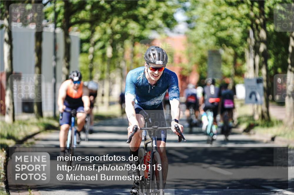 09.08.2026 - GEWOBA Citytriathlon Bremen Michael Burmester http://msf.ph/oto/9949115 09.08.2026 12:45:10 Radfahren 549, 556, 597, 607, 610, 631, 676, 690, 843, 853, 862, 878, 985, 997, 1128, 1157 meine-sportfotos.de