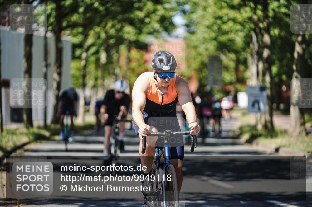 09.08.2026 - GEWOBA Citytriathlon Bremen Michael Burmester http://msf.ph/oto/9949118 09.08.2026 12:45:11 Radfahren 549, 556, 597, 607, 610, 631, 676, 690, 738, 843, 853, 862, 878, 997, 1128, 1157 meine-sportfotos.de