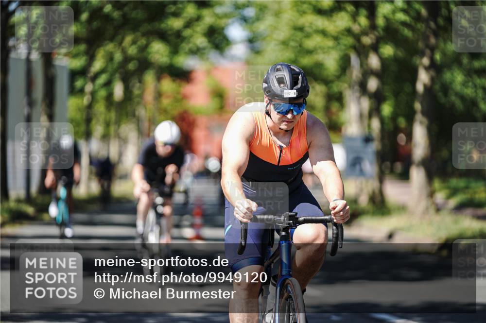 09.08.2026 - GEWOBA Citytriathlon Bremen Michael Burmester http://msf.ph/oto/9949120 09.08.2026 12:45:11 Radfahren 549, 556, 597, 607, 610, 631, 676, 690, 738, 843, 853, 862, 878, 997, 1128, 1157 meine-sportfotos.de