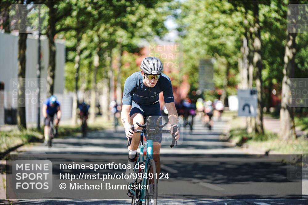 09.08.2026 - GEWOBA Citytriathlon Bremen Michael Burmester http://msf.ph/oto/9949124 09.08.2026 12:45:14 Radfahren 549, 556, 597, 610, 631, 676, 690, 738, 843, 853, 862, 878, 997, 1001, 1128, 1157 meine-sportfotos.de