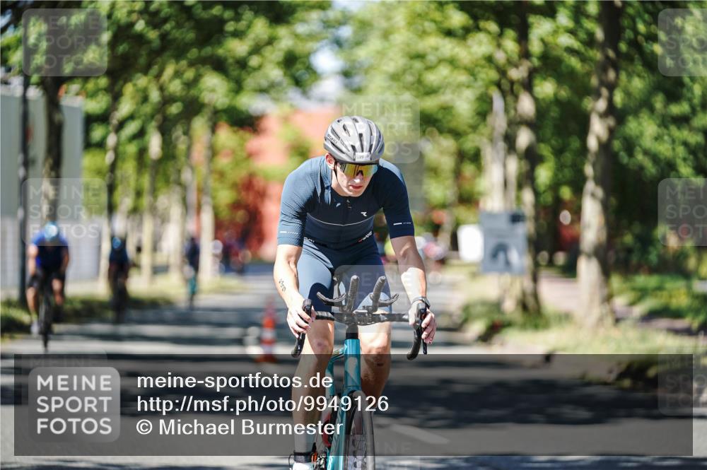 09.08.2026 - GEWOBA Citytriathlon Bremen Michael Burmester http://msf.ph/oto/9949126 09.08.2026 12:45:14 Radfahren 549, 556, 597, 610, 631, 676, 690, 738, 843, 853, 862, 878, 997, 1001, 1128, 1157 meine-sportfotos.de