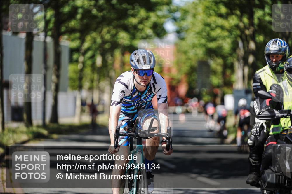 09.08.2026 - GEWOBA Citytriathlon Bremen Michael Burmester http://msf.ph/oto/9949134 09.08.2026 12:45:21 Radfahren 549, 551, 597, 610, 676, 738, 764, 878, 997, 1001, 1128, 1157 meine-sportfotos.de