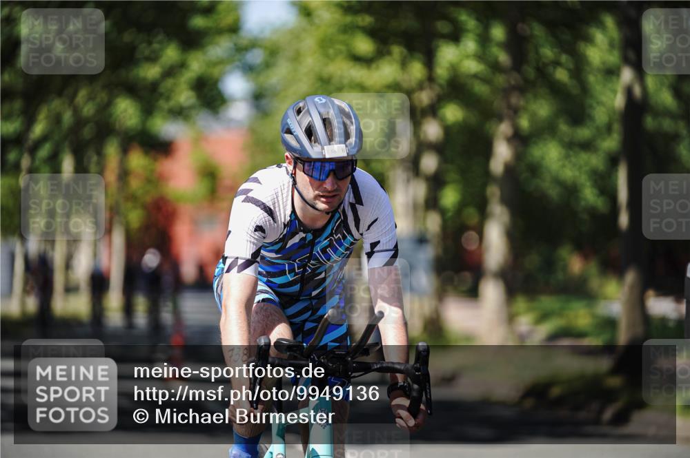 09.08.2026 - GEWOBA Citytriathlon Bremen Michael Burmester http://msf.ph/oto/9949136 09.08.2026 12:45:21 Radfahren 549, 551, 597, 610, 676, 738, 764, 878, 997, 1001, 1128, 1157 meine-sportfotos.de