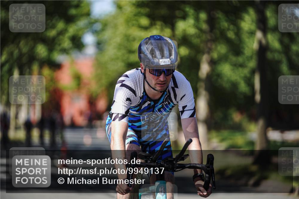 09.08.2026 - GEWOBA Citytriathlon Bremen Michael Burmester http://msf.ph/oto/9949137 09.08.2026 12:45:21 Radfahren 549, 551, 597, 610, 676, 738, 764, 878, 997, 1001, 1128, 1157 meine-sportfotos.de