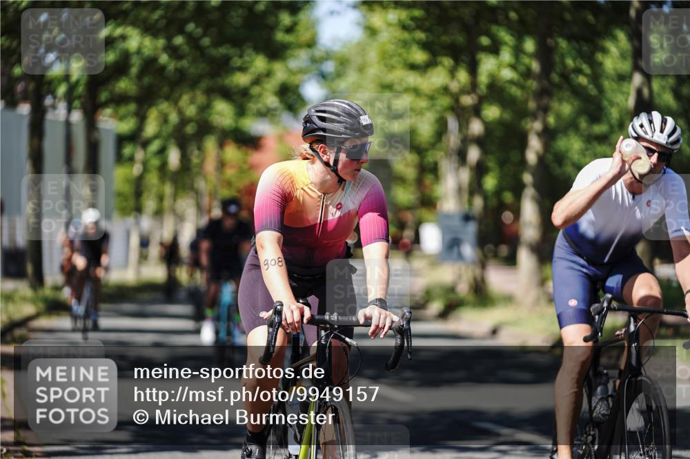 09.08.2026 - GEWOBA Citytriathlon Bremen Michael Burmester http://msf.ph/oto/9949157 09.08.2026 12:45:49 Radfahren 630, 632, 691, 723, 791, 830, 856, 881, 908, 922, 927, 962, 1007, 1011 meine-sportfotos.de