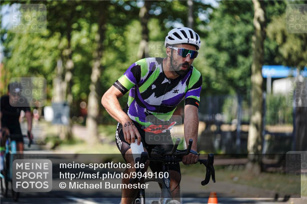 09.08.2026 - GEWOBA Citytriathlon Bremen Michael Burmester http://msf.ph/oto/9949160 09.08.2026 12:45:50 Radfahren 630, 632, 691, 723, 791, 830, 856, 881, 908, 913, 922, 927, 962, 1007, 1011 meine-sportfotos.de