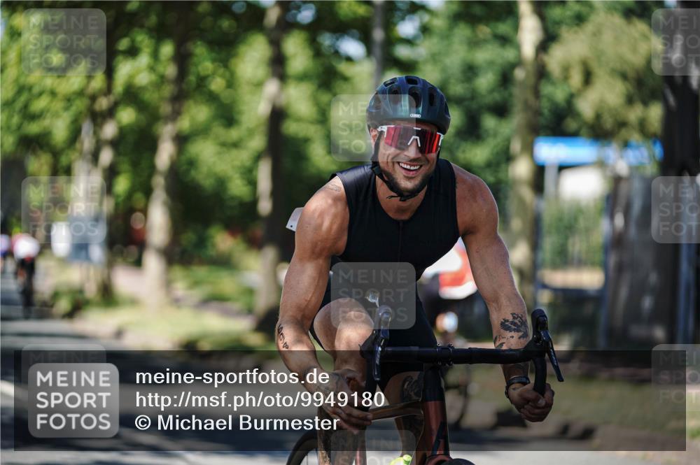 09.08.2026 - GEWOBA Citytriathlon Bremen Michael Burmester http://msf.ph/oto/9949180 09.08.2026 12:46:05 Radfahren 691, 698, 703, 746, 775, 899, 913, 962, 1002, 1007 meine-sportfotos.de