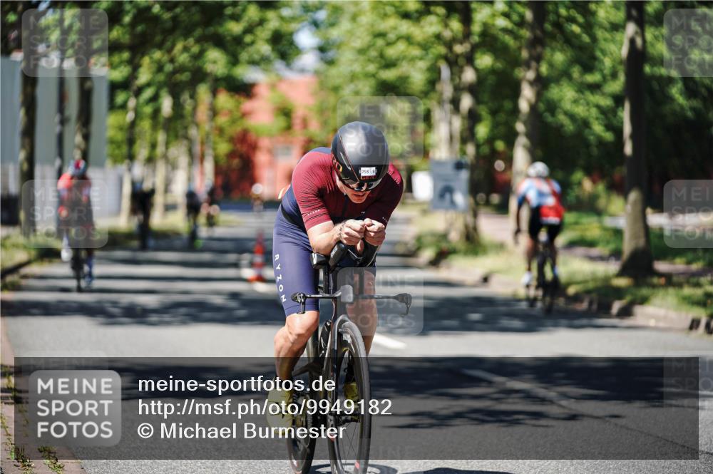 09.08.2026 - GEWOBA Citytriathlon Bremen Michael Burmester http://msf.ph/oto/9949182 09.08.2026 12:46:06 Radfahren 698, 703, 746, 775, 899, 913, 962, 1002, 1007 meine-sportfotos.de