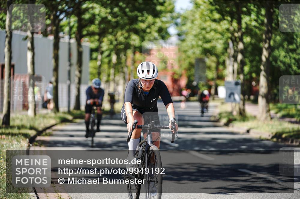 09.08.2026 - GEWOBA Citytriathlon Bremen Michael Burmester http://msf.ph/oto/9949192 09.08.2026 12:46:11 Radfahren 698, 703, 746, 775, 899, 917, 1002 meine-sportfotos.de