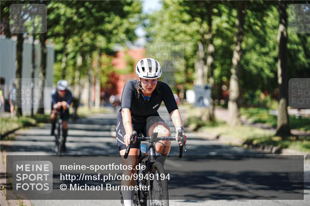 09.08.2026 - GEWOBA Citytriathlon Bremen Michael Burmester http://msf.ph/oto/9949194 09.08.2026 12:46:11 Radfahren 698, 703, 746, 775, 899, 917, 1002 meine-sportfotos.de