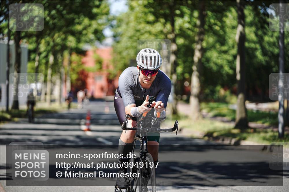 09.08.2026 - GEWOBA Citytriathlon Bremen Michael Burmester http://msf.ph/oto/9949197 09.08.2026 12:46:13 Radfahren 698, 746, 775, 899, 917, 1002 meine-sportfotos.de