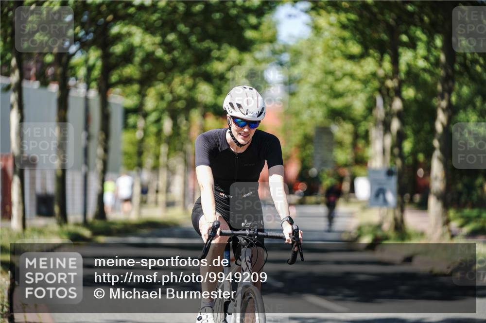 09.08.2026 - GEWOBA Citytriathlon Bremen Michael Burmester http://msf.ph/oto/9949209 09.08.2026 12:46:24 Radfahren 575, 835, 917, 958, 1002 meine-sportfotos.de