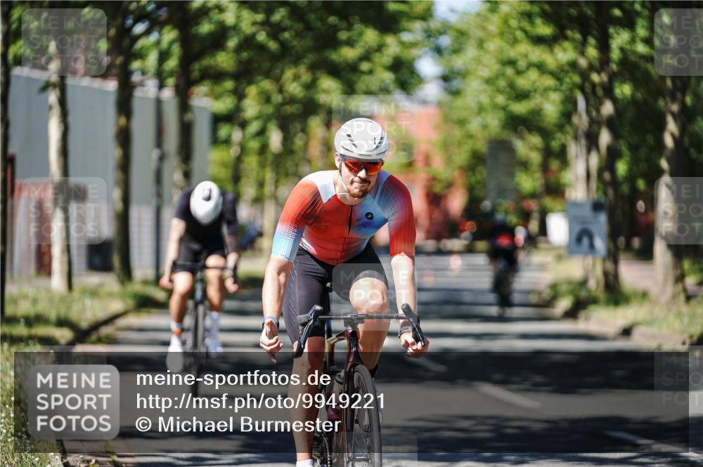 09.08.2026 - GEWOBA Citytriathlon Bremen Michael Burmester http://msf.ph/oto/9949221 09.08.2026 12:46:48 Radfahren 112, 579, 591, 616, 650, 652, 692 meine-sportfotos.de