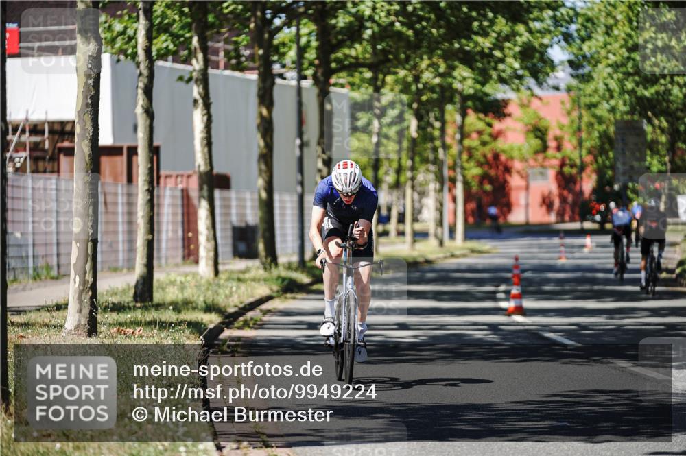 09.08.2026 - GEWOBA Citytriathlon Bremen Michael Burmester http://msf.ph/oto/9949224 09.08.2026 12:46:59 Radfahren 112, 580, 591, 616, 692, 697 meine-sportfotos.de