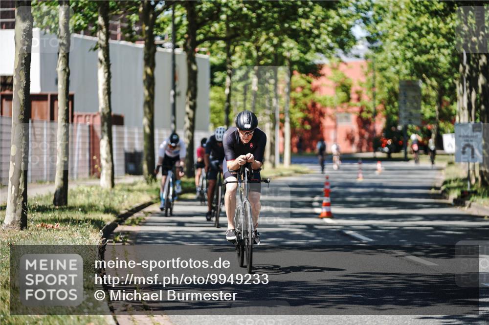 09.08.2026 - GEWOBA Citytriathlon Bremen Michael Burmester http://msf.ph/oto/9949233 09.08.2026 12:47:17 Radfahren 554, 646, 697, 721, 793, 825, 969 meine-sportfotos.de