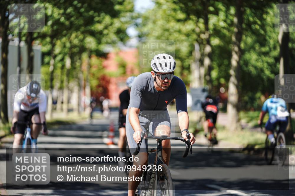 09.08.2026 - GEWOBA Citytriathlon Bremen Michael Burmester http://msf.ph/oto/9949238 09.08.2026 12:47:19 Radfahren 540, 554, 646, 721, 793, 825, 969 meine-sportfotos.de