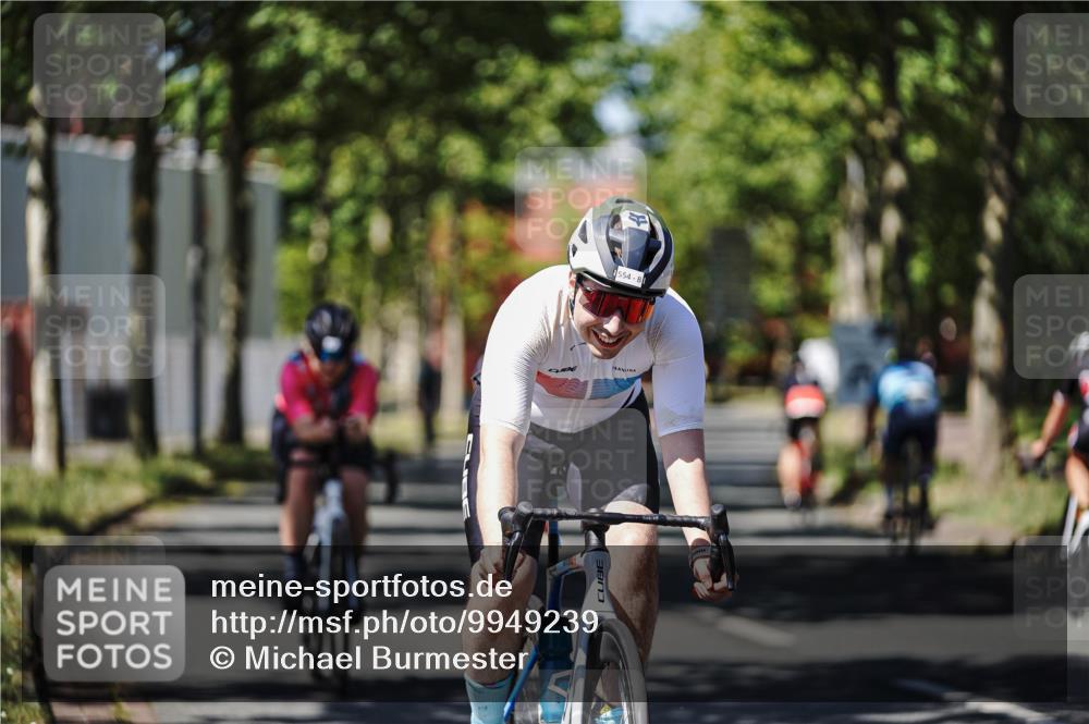 09.08.2026 - GEWOBA Citytriathlon Bremen Michael Burmester http://msf.ph/oto/9949239 09.08.2026 12:47:20 Radfahren 540, 554, 646, 662, 721, 793, 825, 969 meine-sportfotos.de