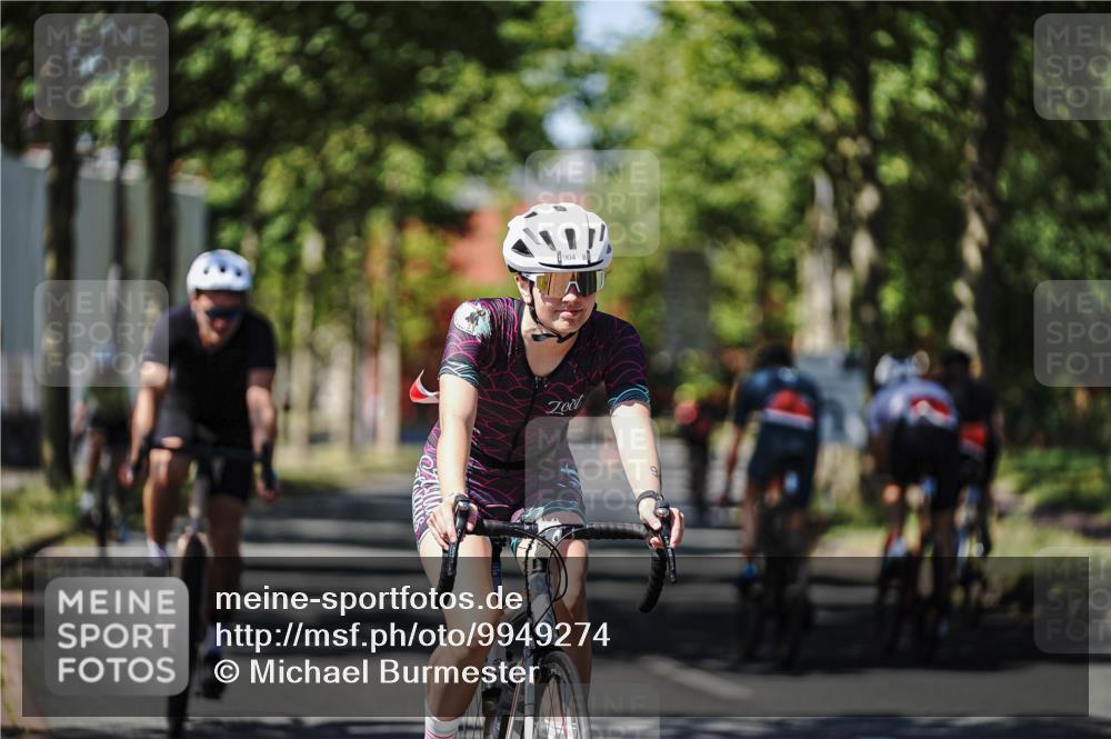09.08.2026 - GEWOBA Citytriathlon Bremen Michael Burmester http://msf.ph/oto/9949274 09.08.2026 12:47:50 Radfahren 593, 618, 642, 719, 735, 904, 1103 meine-sportfotos.de