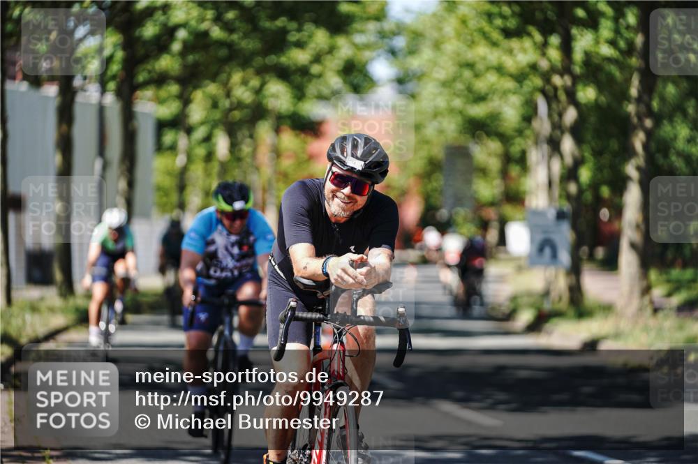 09.08.2026 - GEWOBA Citytriathlon Bremen Michael Burmester http://msf.ph/oto/9949287 09.08.2026 12:48:03 Radfahren 563, 683, 688, 811, 883, 955, 1103, 1116 meine-sportfotos.de