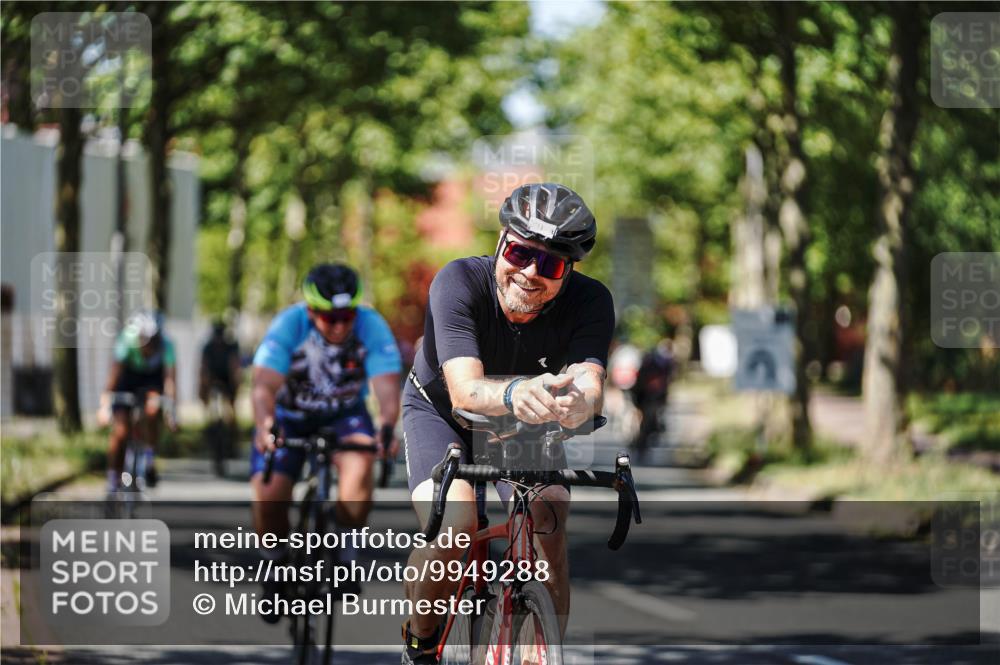 09.08.2026 - GEWOBA Citytriathlon Bremen Michael Burmester http://msf.ph/oto/9949288 09.08.2026 12:48:03 Radfahren 563, 683, 688, 811, 883, 955, 1103, 1116 meine-sportfotos.de