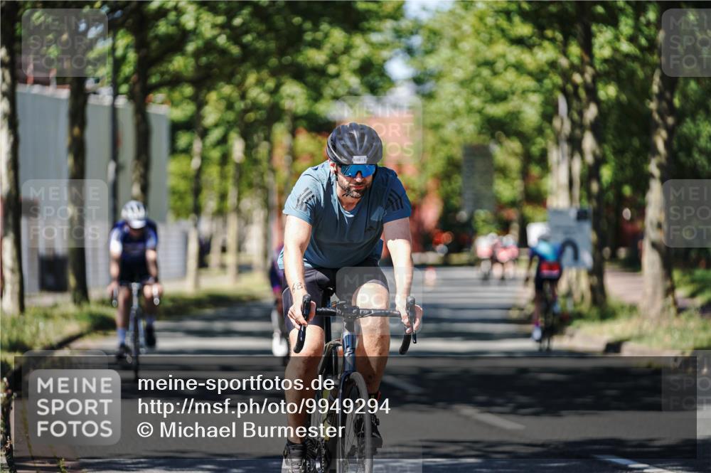 09.08.2026 - GEWOBA Citytriathlon Bremen Michael Burmester http://msf.ph/oto/9949294 09.08.2026 12:48:07 Radfahren 547, 563, 683, 688, 811, 883, 955, 1103, 1116 meine-sportfotos.de