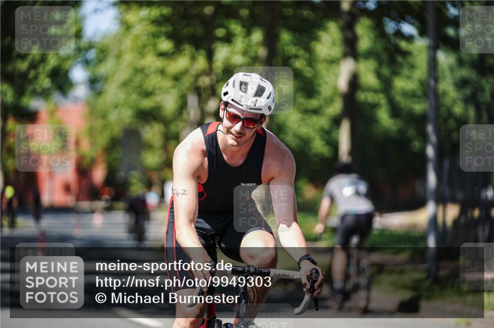 09.08.2026 - GEWOBA Citytriathlon Bremen Michael Burmester http://msf.ph/oto/9949303 09.08.2026 12:48:14 Radfahren 547, 563, 605, 677, 683, 688, 811, 883, 955, 1116 meine-sportfotos.de