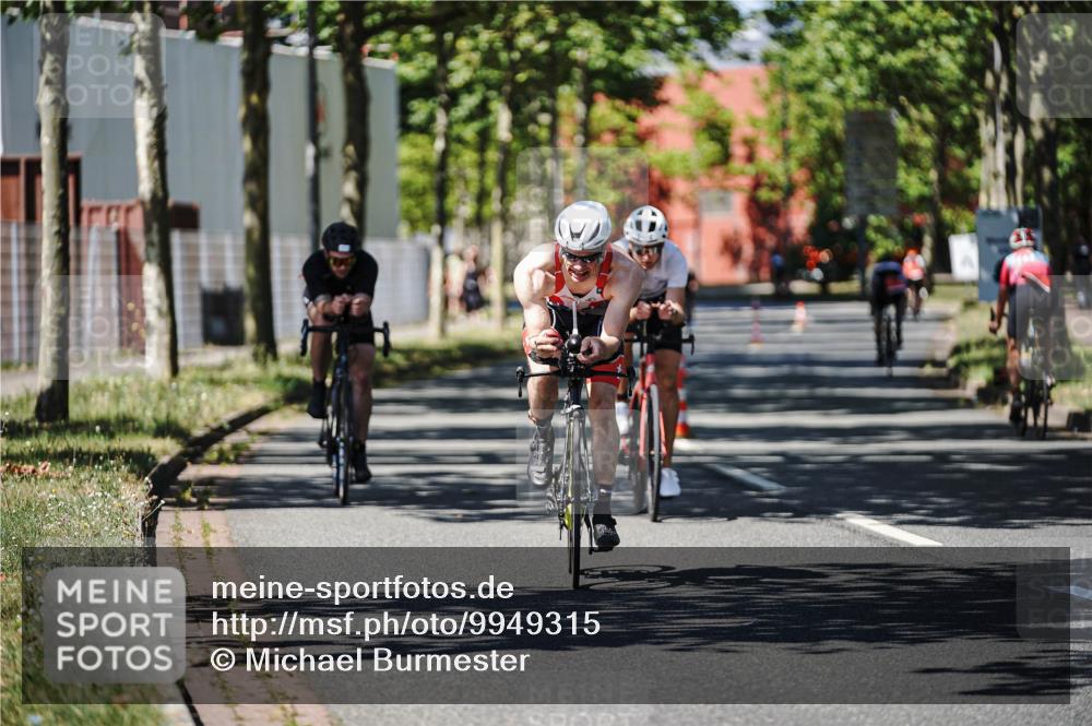 09.08.2026 - GEWOBA Citytriathlon Bremen Michael Burmester http://msf.ph/oto/9949315 09.08.2026 12:48:30 Radfahren 561, 605, 613, 645, 677, 769, 795, 822 meine-sportfotos.de