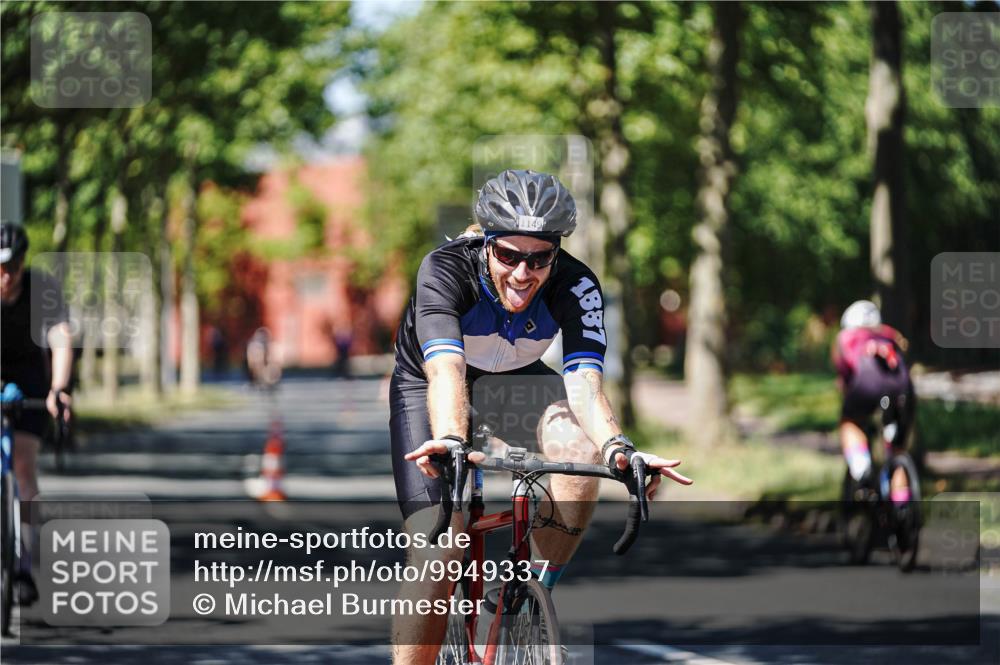 09.08.2026 - GEWOBA Citytriathlon Bremen Michael Burmester http://msf.ph/oto/9949337 09.08.2026 12:48:53 Radfahren 592, 641, 685, 824, 882, 959, 1141, 1149 meine-sportfotos.de