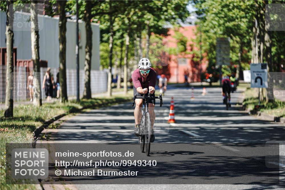 09.08.2026 - GEWOBA Citytriathlon Bremen Michael Burmester http://msf.ph/oto/9949340 09.08.2026 12:48:56 Radfahren 592, 641, 685, 724, 959, 1141, 1149 meine-sportfotos.de