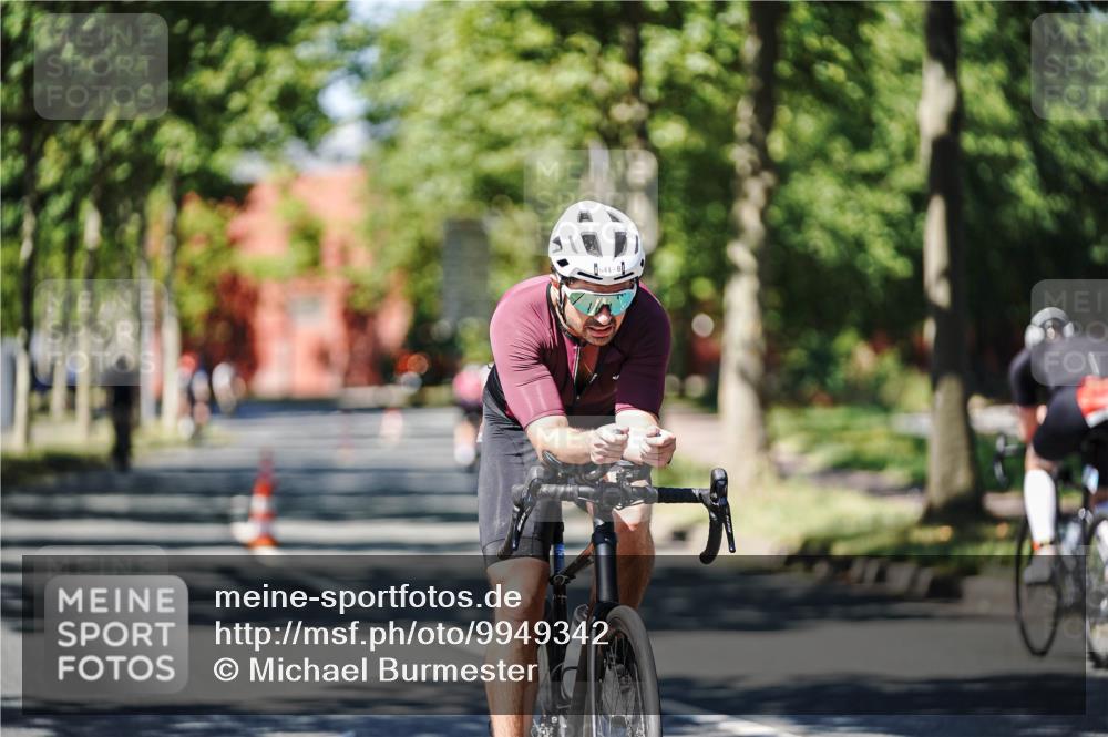 09.08.2026 - GEWOBA Citytriathlon Bremen Michael Burmester http://msf.ph/oto/9949342 09.08.2026 12:48:57 Radfahren 592, 641, 724, 959, 1141, 1149 meine-sportfotos.de