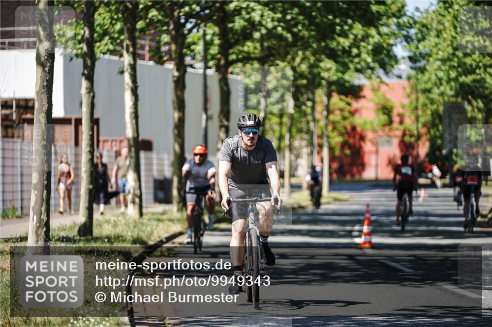 09.08.2026 - GEWOBA Citytriathlon Bremen Michael Burmester http://msf.ph/oto/9949343 09.08.2026 12:49:03 Radfahren 592, 641, 647, 724, 905, 1141, 1149 meine-sportfotos.de