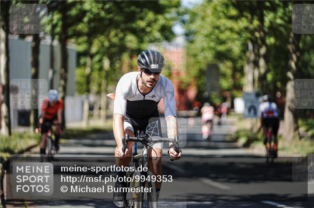 09.08.2026 - GEWOBA Citytriathlon Bremen Michael Burmester http://msf.ph/oto/9949353 09.08.2026 12:49:09 Radfahren 647, 724, 765, 905, 999, 1141 meine-sportfotos.de
